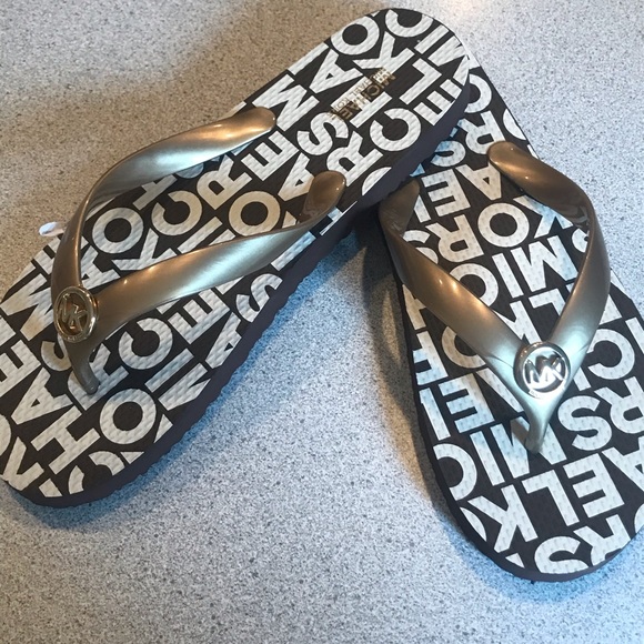 Gorgeous, New Michael Kors Flip flops❤️ - Picture 3 of 8